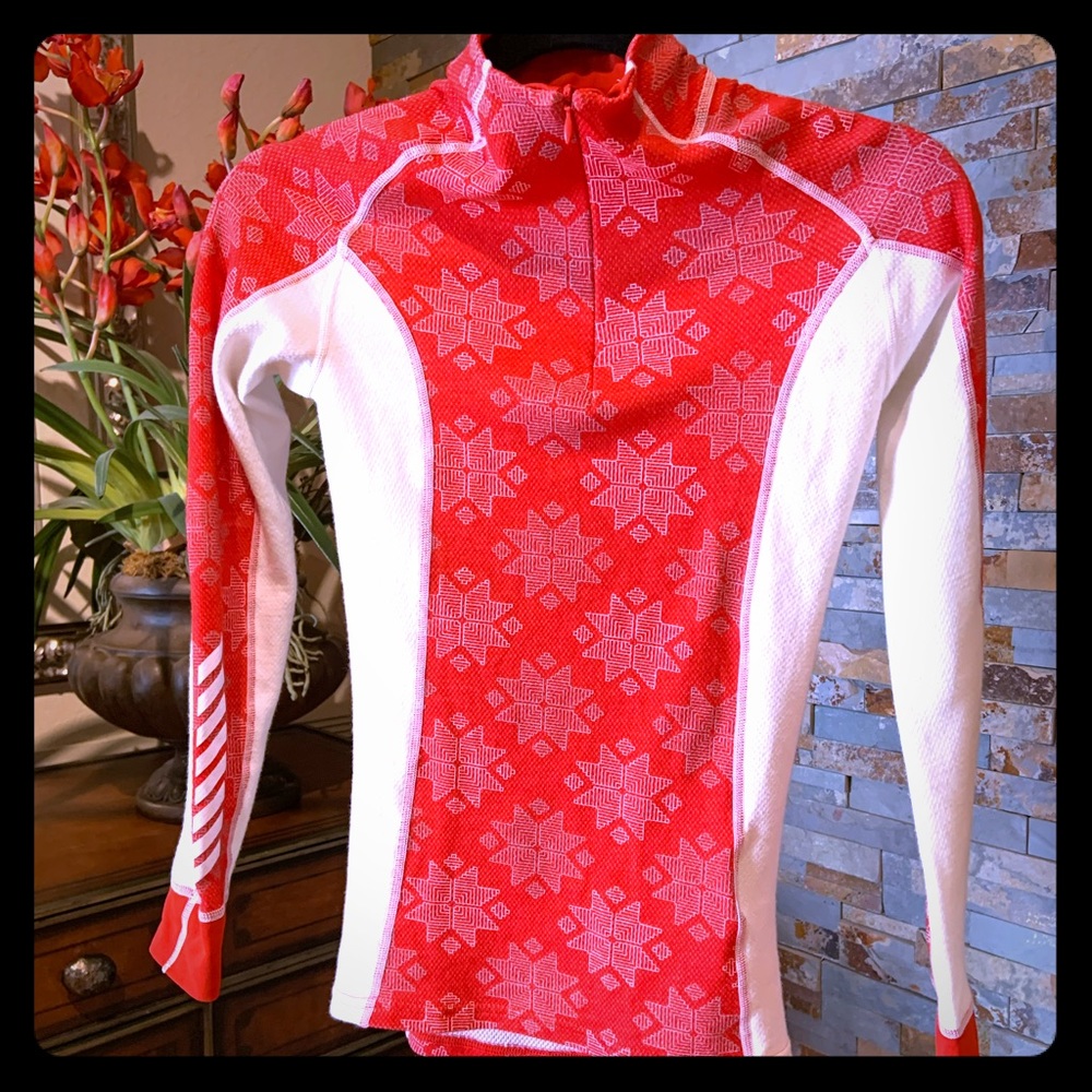 Helly Hansen top